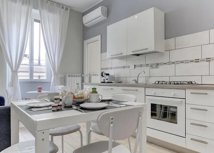 Santi Quattro - Colosseo Apartment Rom